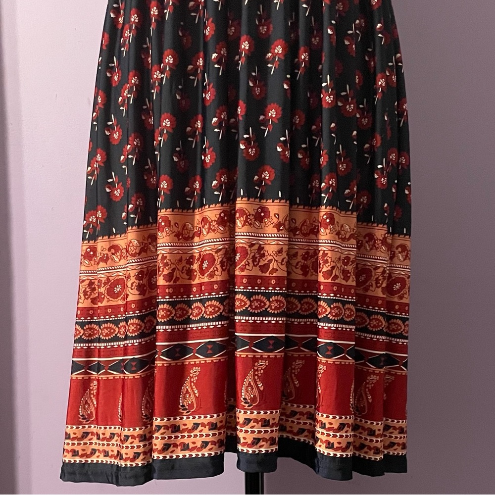 Lily Morgan Smocked Flower Print Flowy Midi Dress. size S - Picture 4 of 7